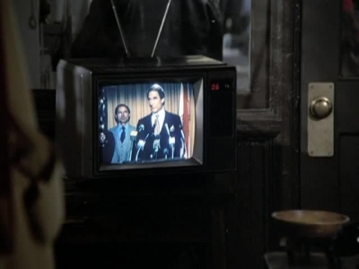 HILL_STREET_BLUES_-_E3X16_MOON_OVER_URANUS_THE_FINAL_LEGACY_075.jpg