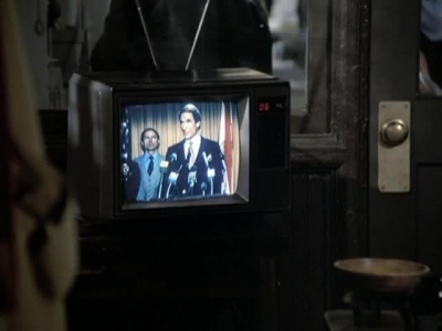 HILL_STREET_BLUES_-_E3X16_MOON_OVER_URANUS_THE_FINAL_LEGACY_089.jpg