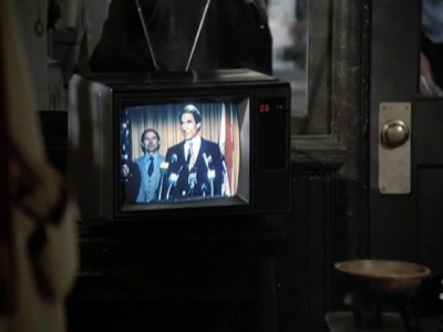 HILL_STREET_BLUES_-_E3X16_MOON_OVER_URANUS_THE_FINAL_LEGACY_090.jpg