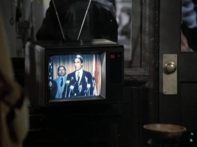 HILL_STREET_BLUES_-_E3X16_MOON_OVER_URANUS_THE_FINAL_LEGACY_096.jpg