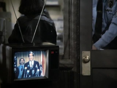 HILL_STREET_BLUES_-_E3X16_MOON_OVER_URANUS_THE_FINAL_LEGACY_103.jpg