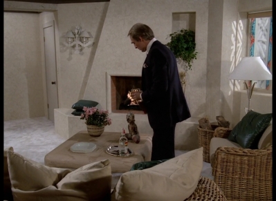 DYNASTY_-_E4X13_THE_RING_010.jpg