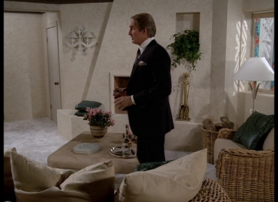 DYNASTY_-_E4X13_THE_RING_024.jpg