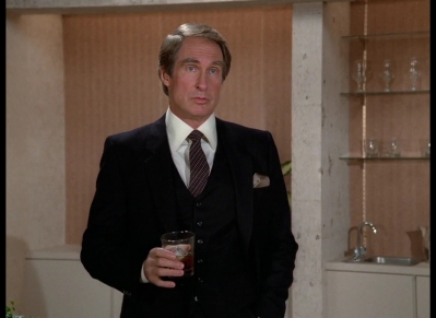 DYNASTY_-_E4X13_THE_RING_100.jpg