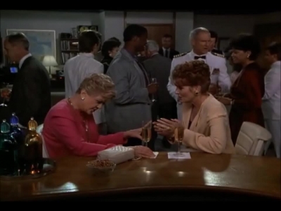 MURDER_SHE_WROTE_-_E9X20_SHIP_OF_THIEVES_015.jpg