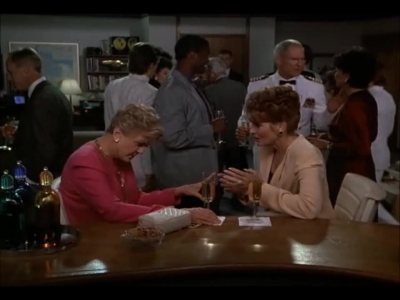 MURDER_SHE_WROTE_-_E9X20_SHIP_OF_THIEVES_016.jpg