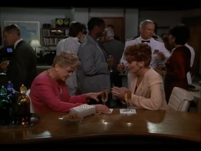 MURDER_SHE_WROTE_-_E9X20_SHIP_OF_THIEVES_017.jpg