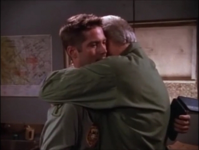 TOUR_OF_DUTY_-__E3X09_I_AM_WHAT_I_AM__1037.jpg