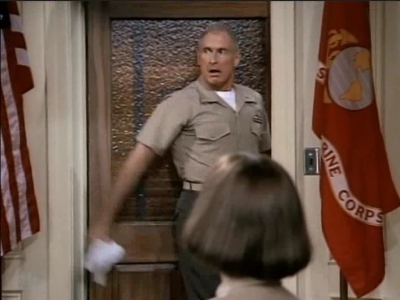 MJOR_DAD_-_E3X01_THE_SHUTDOWN_008.jpg