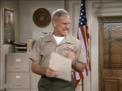 MJOR_DAD_-_E3X01_THE_SHUTDOWN_209.jpg