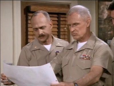 MJOR_DAD_-_E3X01_THE_SHUTDOWN_242.jpg