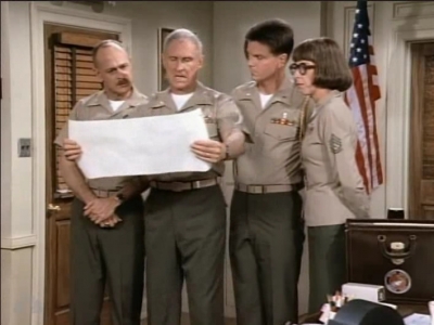 MJOR_DAD_-_E3X01_THE_SHUTDOWN_261.jpg