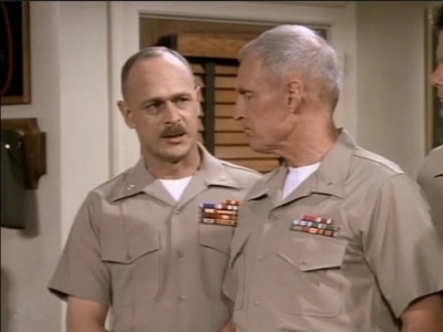 MJOR_DAD_-_E3X01_THE_SHUTDOWN_285.jpg