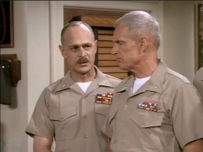 MJOR_DAD_-_E3X01_THE_SHUTDOWN_288.jpg
