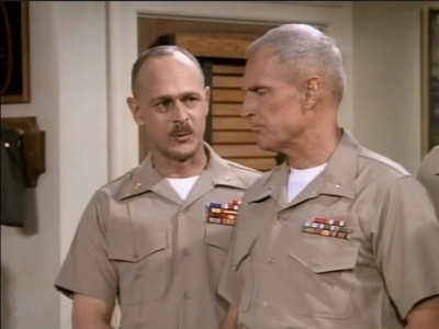 MJOR_DAD_-_E3X01_THE_SHUTDOWN_289.jpg
