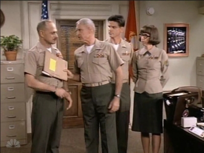 MJOR_DAD_-_E3X01_THE_SHUTDOWN_312.jpg
