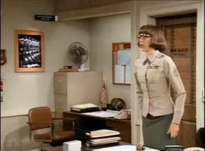 MAJOR_DAD_-_E3X02_MJOR_MOONLIGHTING_081.jpg