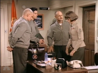 MAJOR_DAD_-_E3X03_POLLYS_PEN_PAL_262.jpg