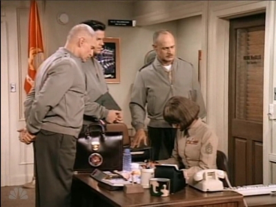 MAJOR_DAD_-_E3X03_POLLYS_PEN_PAL_265.jpg