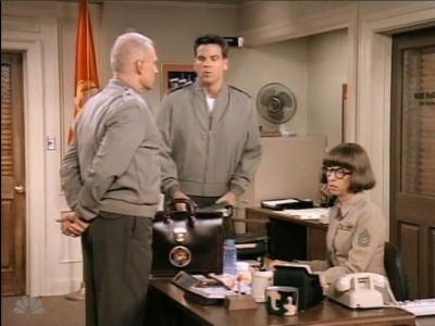 MAJOR_DAD_-_E3X03_POLLYS_PEN_PAL_284.jpg