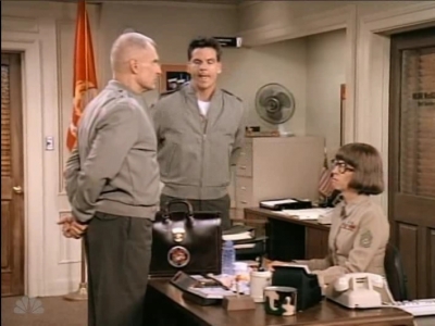 MAJOR_DAD_-_E3X03_POLLYS_PEN_PAL_286.jpg