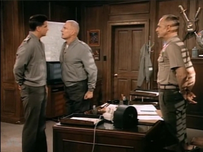 MAJOR_DAD_-_E3X03_POLLYS_PEN_PAL_335.jpg