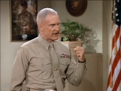 MAJOR_DAD_-_E3X05_POKER_NIGHT_050.jpg