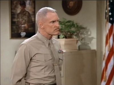 MAJOR_DAD_-_E3X05_POKER_NIGHT_051.jpg