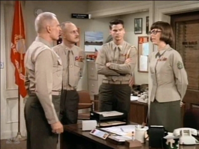 MAJOR_DAD_-_E3X05_POKER_NIGHT_060.jpg