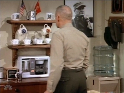 MAJOR_DAD_-_E3X05_POKER_NIGHT_081.jpg