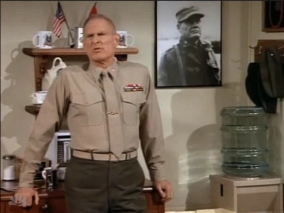 MAJOR_DAD_-_E3X05_POKER_NIGHT_083.jpg