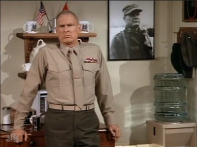 MAJOR_DAD_-_E3X05_POKER_NIGHT_085.jpg