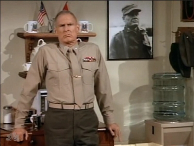 MAJOR_DAD_-_E3X05_POKER_NIGHT_086.jpg
