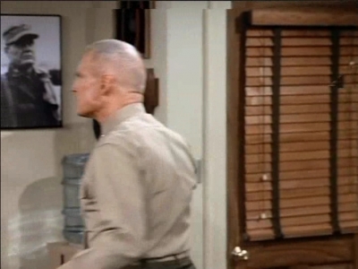 MAJOR_DAD_-_E3X05_POKER_NIGHT_093.jpg