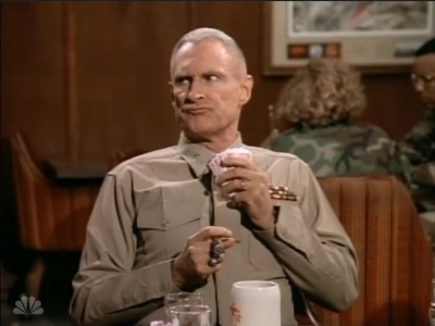 MAJOR_DAD_-_E3X05_POKER_NIGHT_180.jpg