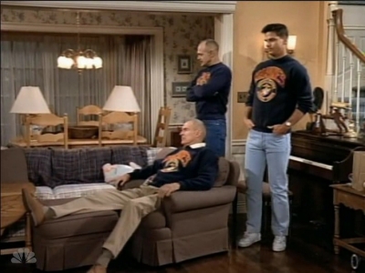 MAJOR_DAD_-_E3X05_POKER_NIGHT_632.jpg