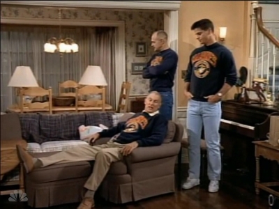 MAJOR_DAD_-_E3X05_POKER_NIGHT_633.jpg