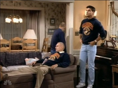 MAJOR_DAD_-_E3X05_POKER_NIGHT_651.jpg