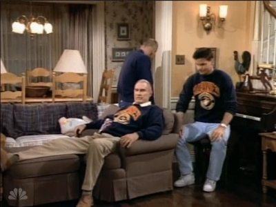 MAJOR_DAD_-_E3X05_POKER_NIGHT_654.jpg