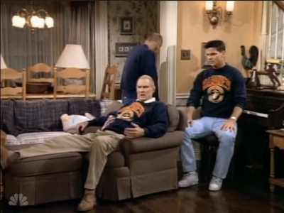 MAJOR_DAD_-_E3X05_POKER_NIGHT_655.jpg