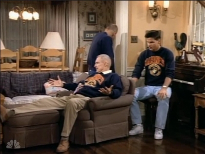 MAJOR_DAD_-_E3X05_POKER_NIGHT_657.jpg