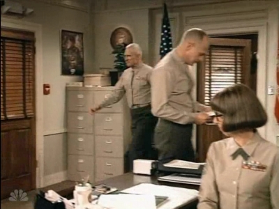 MAJOR_DAD_-_E3X06_ANYTHING_YOU_CAN_DO_I_CAN_DO_PERKY_004.jpg
