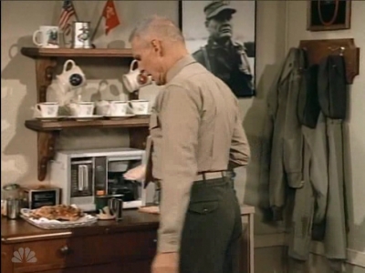 MAJOR_DAD_-_E3X06_ANYTHING_YOU_CAN_DO_I_CAN_DO_PERKY_010.jpg