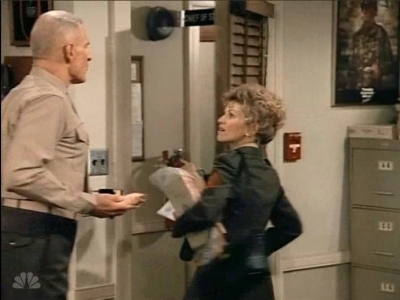 MAJOR_DAD_-_E3X06_ANYTHING_YOU_CAN_DO_I_CAN_DO_PERKY_043.jpg