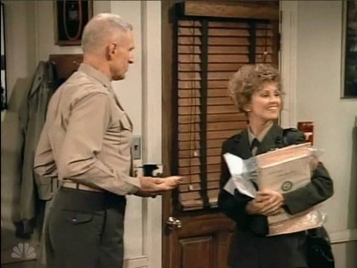 MAJOR_DAD_-_E3X06_ANYTHING_YOU_CAN_DO_I_CAN_DO_PERKY_046.jpg