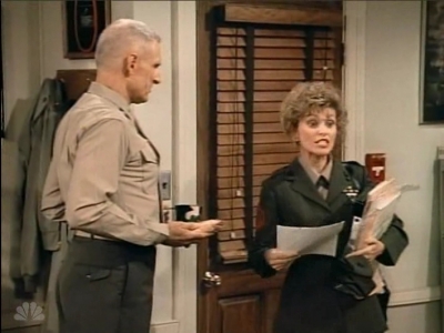 MAJOR_DAD_-_E3X06_ANYTHING_YOU_CAN_DO_I_CAN_DO_PERKY_049.jpg