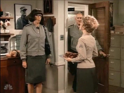 MAJOR_DAD_-_E3X06_ANYTHING_YOU_CAN_DO_I_CAN_DO_PERKY_061.jpg