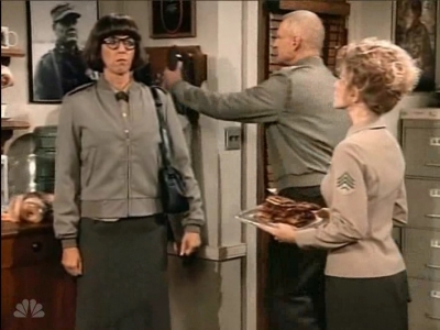 MAJOR_DAD_-_E3X06_ANYTHING_YOU_CAN_DO_I_CAN_DO_PERKY_064.jpg