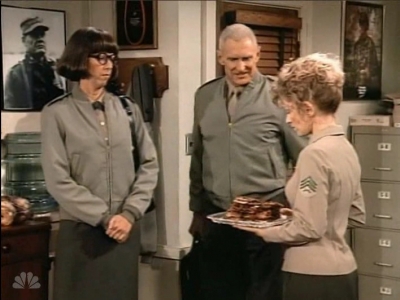 MAJOR_DAD_-_E3X06_ANYTHING_YOU_CAN_DO_I_CAN_DO_PERKY_069.jpg