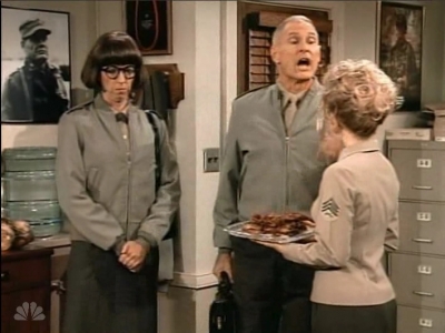 MAJOR_DAD_-_E3X06_ANYTHING_YOU_CAN_DO_I_CAN_DO_PERKY_076.jpg